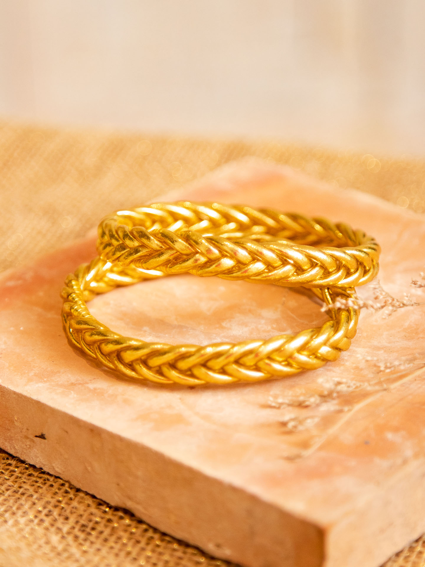 Image illustrative de l'article "Jonc KUMALI Gold tressé S"