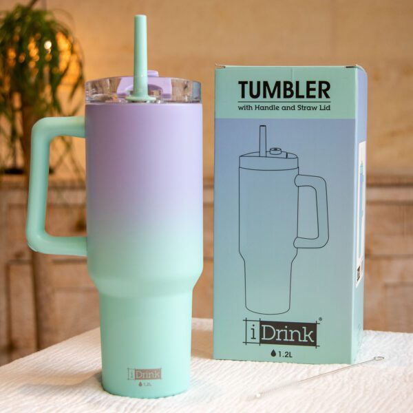 Image illustrative de l'article "Travel Mug – Lila/Bleu"