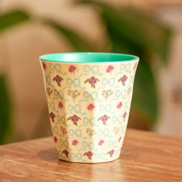 Image illustrative de l'article "Médium Gobelet – box and bouquet print"