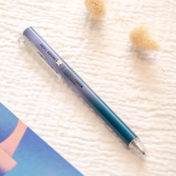 Image illustrative de l'article "Stylo korektor Dark night"