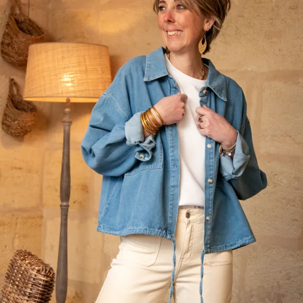 Image illustrative de l'article "Veste jean HENA"