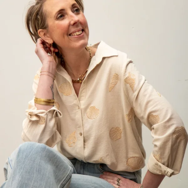 Image illustrative de l'article "Chemise coquillage LEIA"