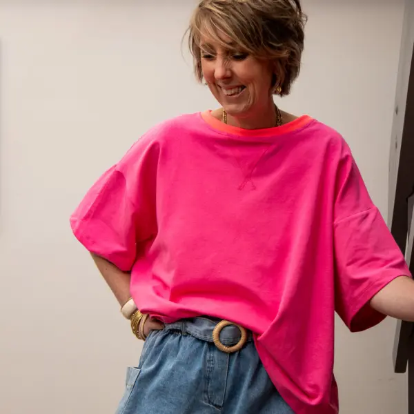 Image illustrative de l'article "T-shirt rose fluo ANASTASIA"