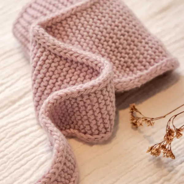Image illustrative de l'article "Sophie scarf LILA"