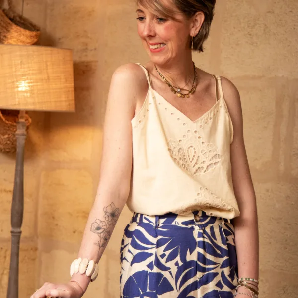 Image illustrative de l'article "Top écru MIMI"