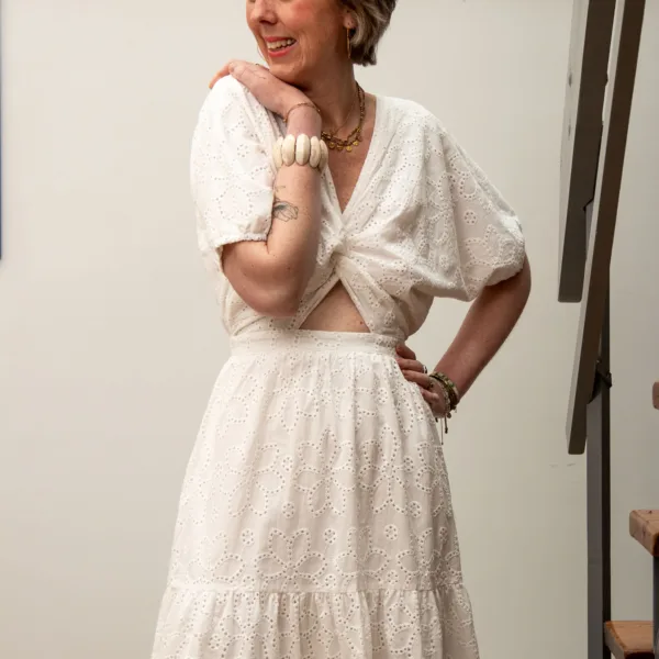 Image illustrative de l'article "Robe blanche broderies TIARE"