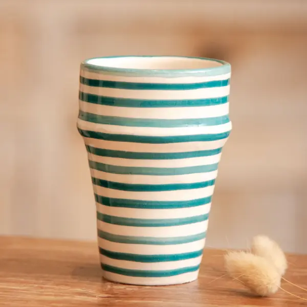 Image illustrative de l'article "Tasse rayures vertes"