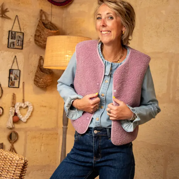 Image illustrative de l'article "Gilet sans manches CARLA"