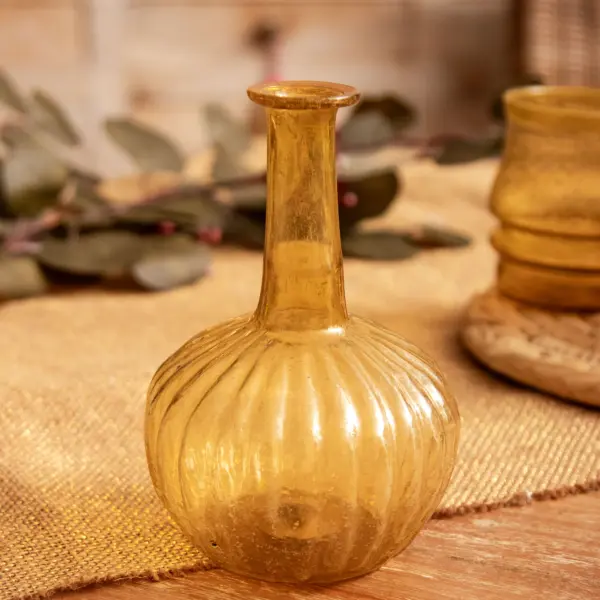 Image illustrative de l'article "Vase en verre recyclé yellow h15"