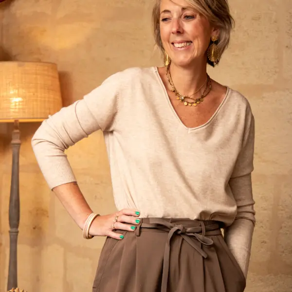 Image illustrative de l'article "Pull beige MARIA"