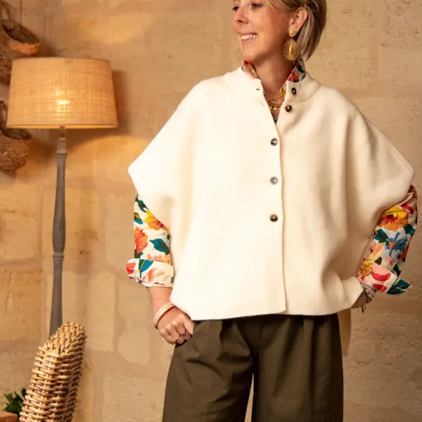 Image illustrative de l'article "Gilet maille écru VIRGINIE"