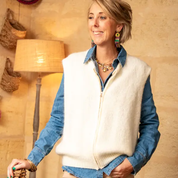 Image illustrative de l'article "Gilet blanc JUDITH"