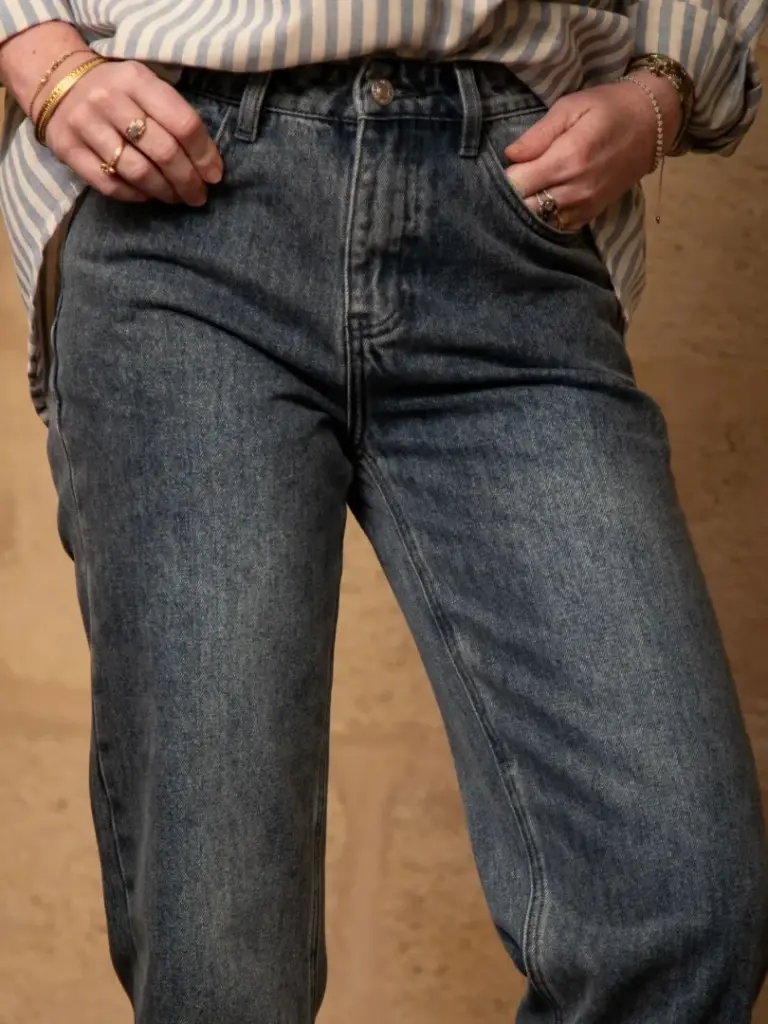 Image illustrative de "Pantalons et Shorts"